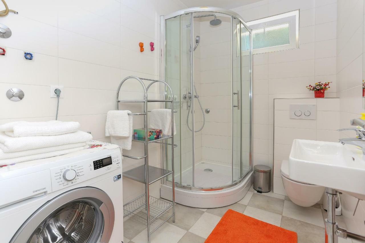 Secret Garden Barada Beach Apartment Trogir Extérieur photo