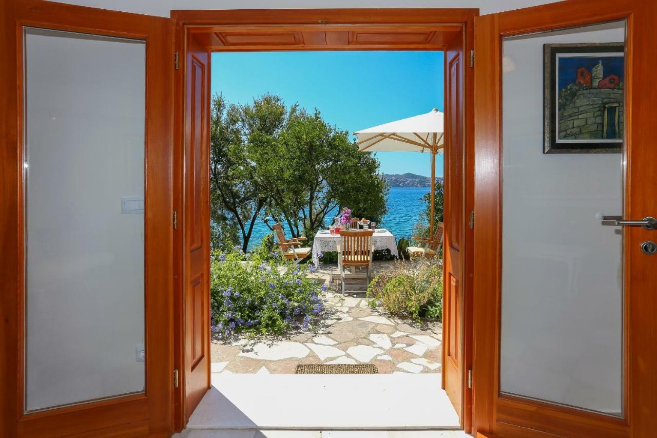 Secret Garden Barada Beach Apartment Trogir Extérieur photo