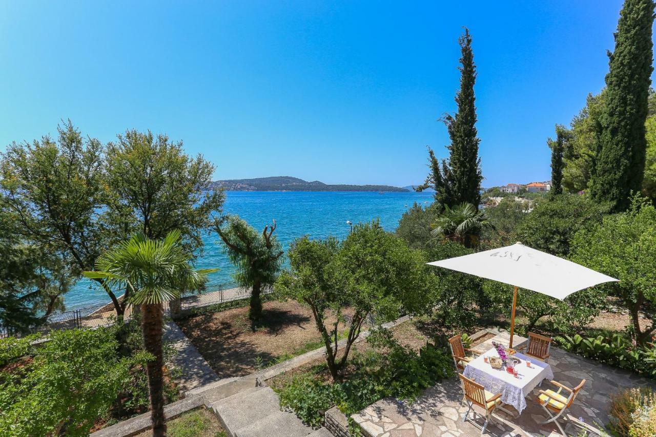 Secret Garden Barada Beach Apartment Trogir Extérieur photo
