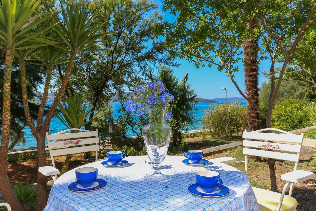 Secret Garden Barada Beach Apartment Trogir Extérieur photo