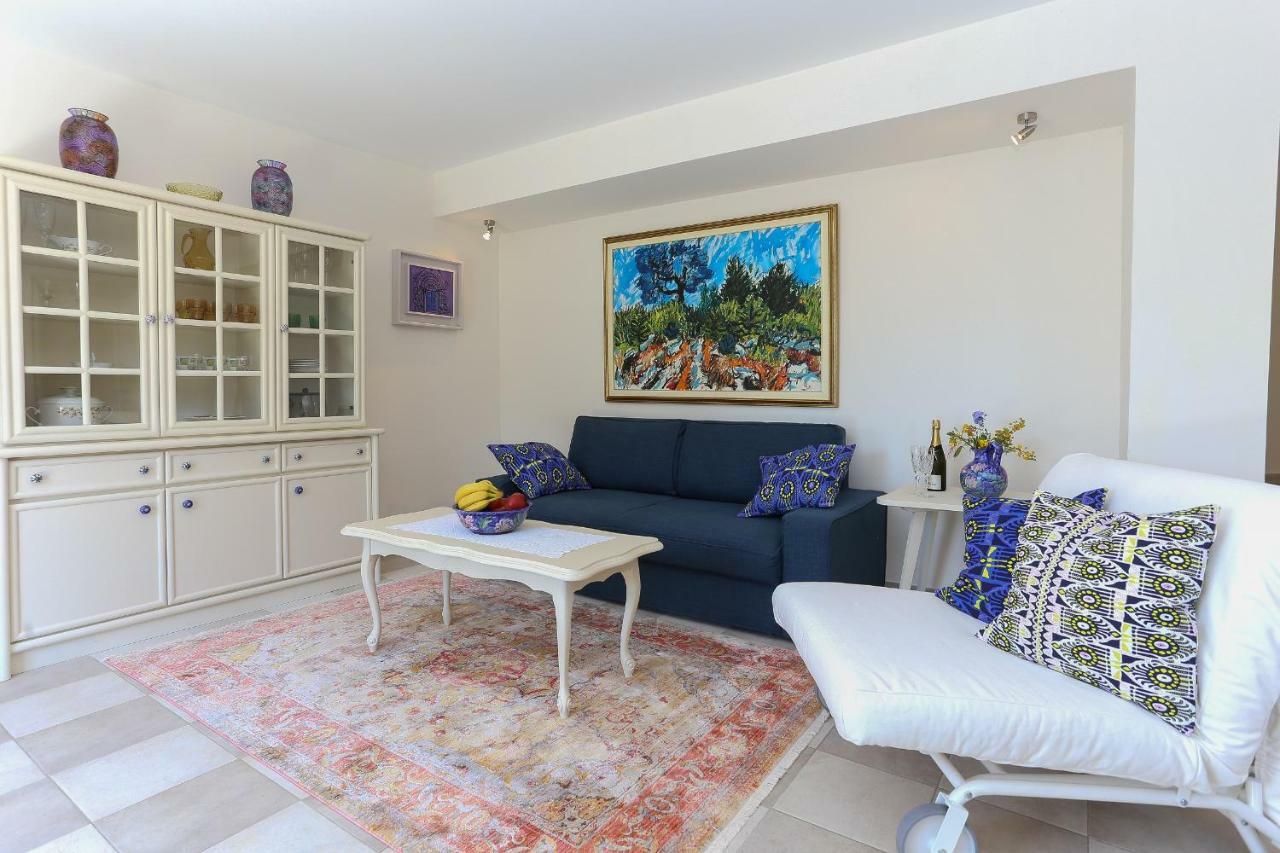 Secret Garden Barada Beach Apartment Trogir Extérieur photo
