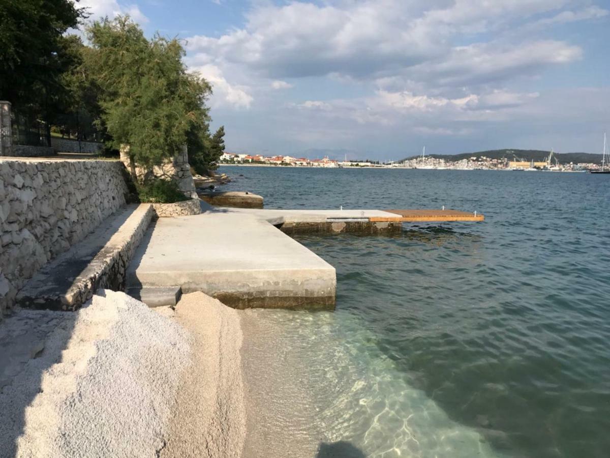 Secret Garden Barada Beach Apartment Trogir Extérieur photo