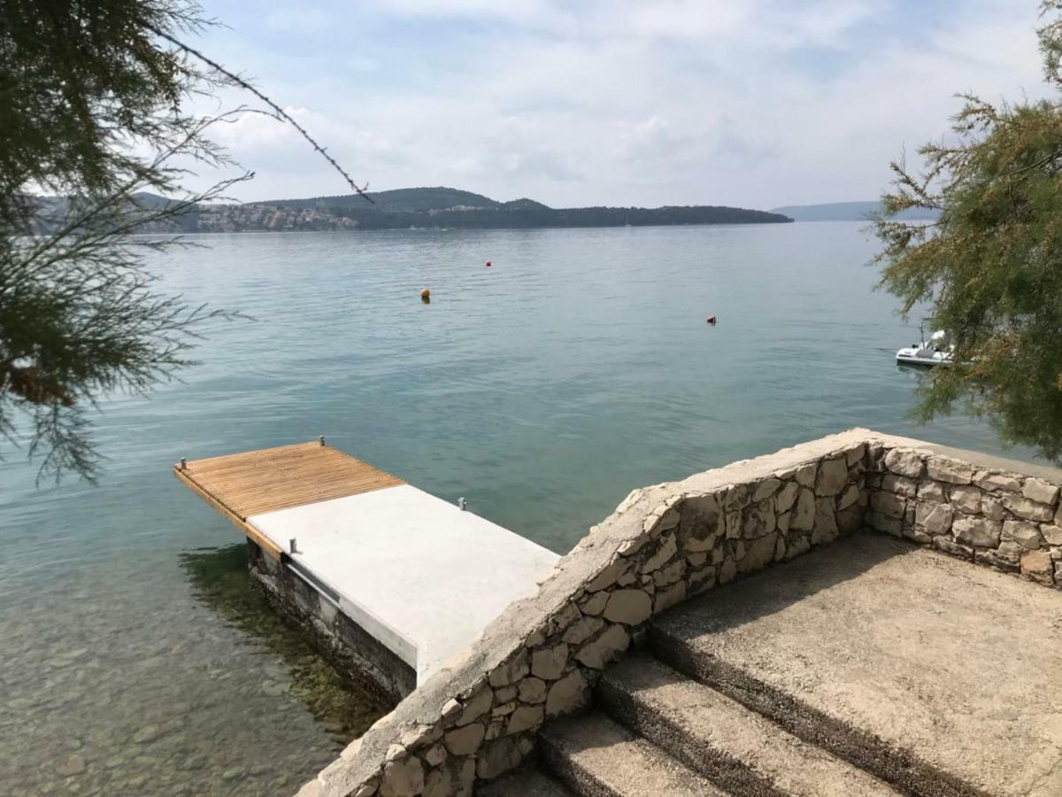 Secret Garden Barada Beach Apartment Trogir Extérieur photo